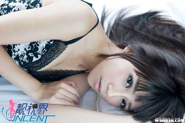 中大医学院校花谭宝莹写真