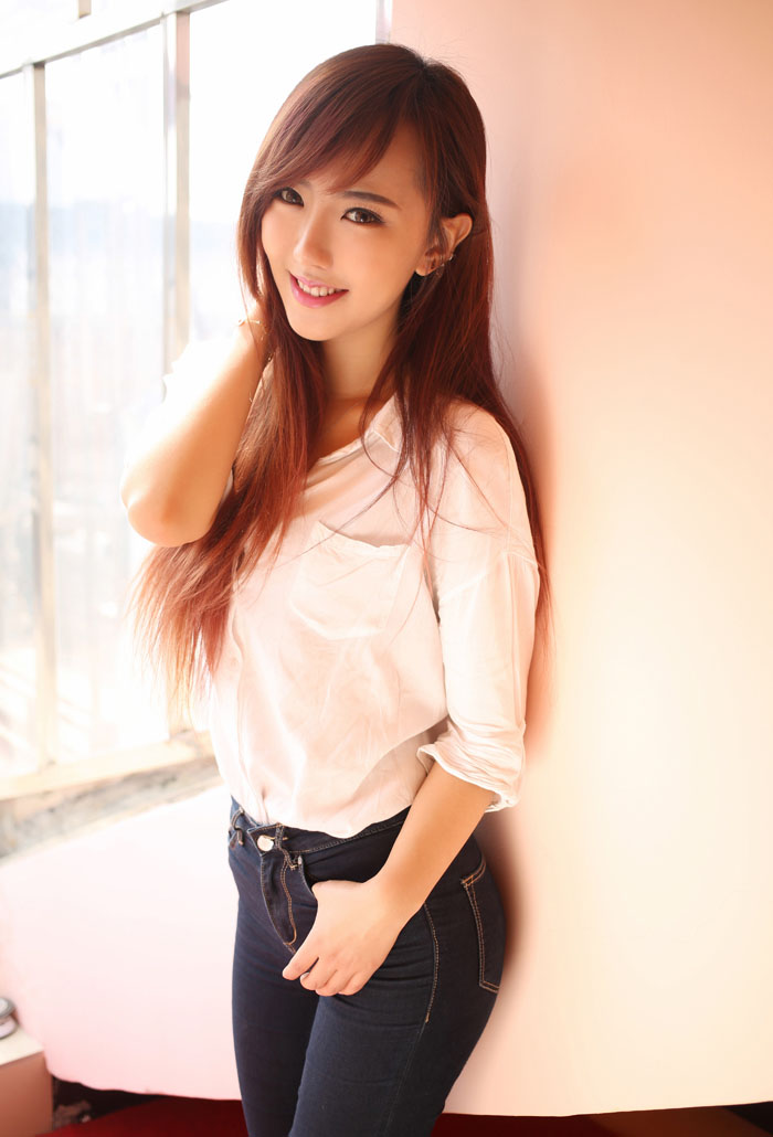 优星馆赵婉妮甜美笑容令人着迷