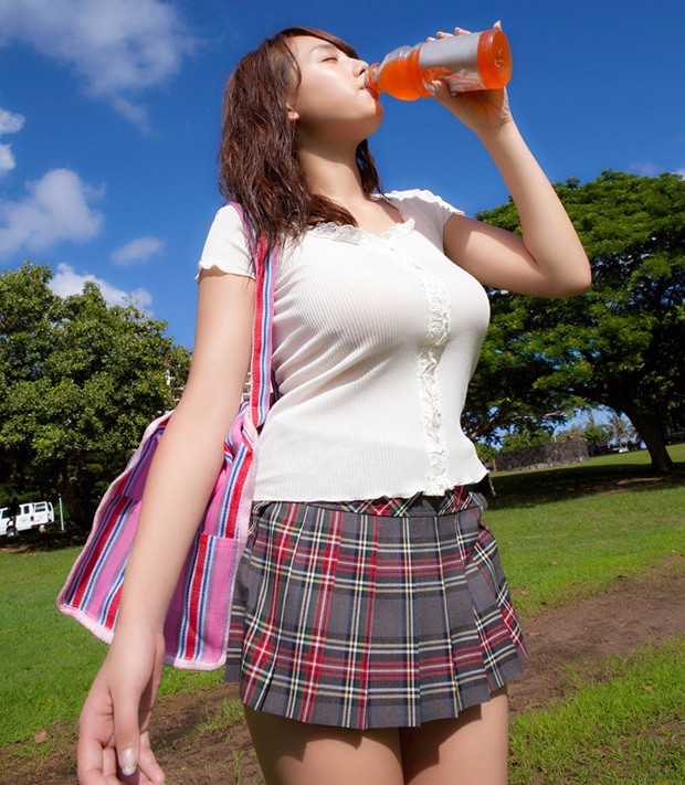 最胸美少女筱崎爱高清泳衣写真