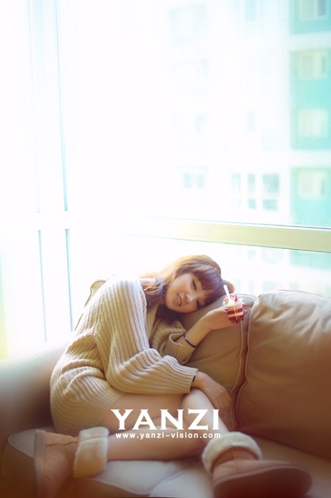 可爱清纯宅女的甜蜜午后