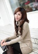 气质美女透露春天气息