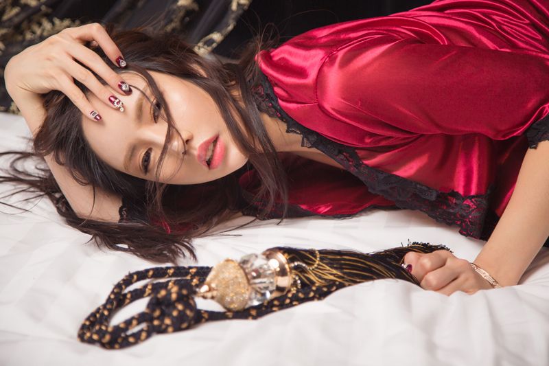 突来的尤物迟来的白雪欣喜若狂分秒钟