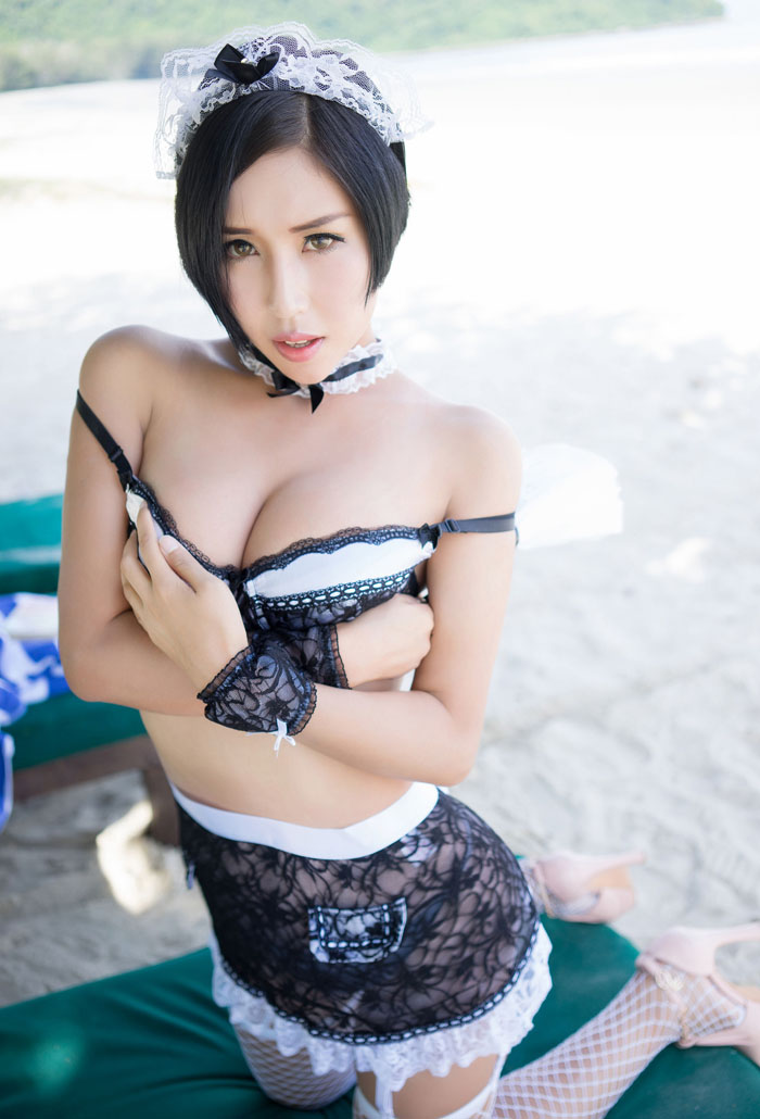 巨臀妹子娜依灵儿女仆制服玩性感