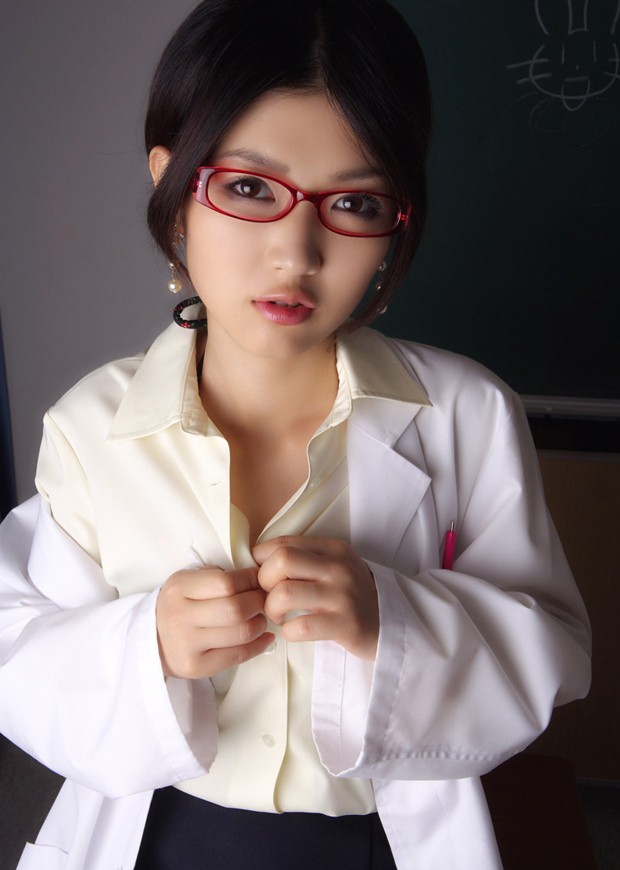 日本美少女木嶋のりこ红色网袜诱惑