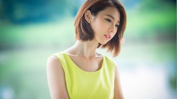 短发气质美女桌面壁纸图片下载6