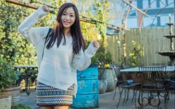 精选校园美女户外写真桌面壁纸下载2