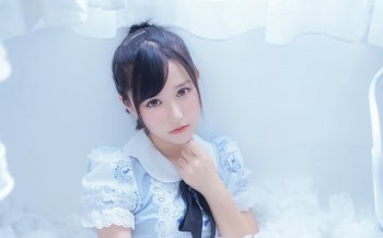 清纯可人的美女图片桌面壁纸