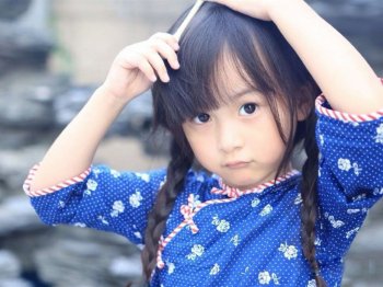 小萝莉刘楚恬可爱桌面壁纸下载