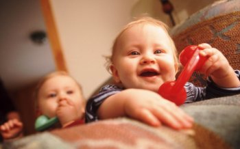 快乐儿童节欧美可爱纯真儿童图片电脑桌面壁纸下载