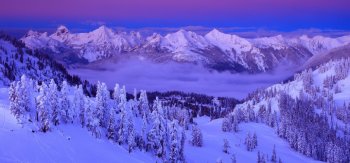 紫色的云,雪,冬天,山,树林,天空,自然风景桌面壁纸