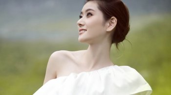 长发气质清纯美女高清写真电脑桌面壁纸