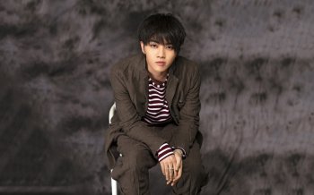 花儿与少年第一季华晨宇帅气电脑桌面壁纸下载4