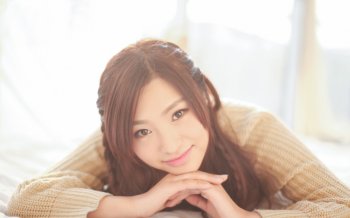 清纯氧气美女韩芷汐桌面壁纸