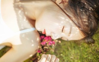 甜美少女治愈系清新写真图片桌面壁纸