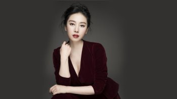 美女贾晓晨性感图片