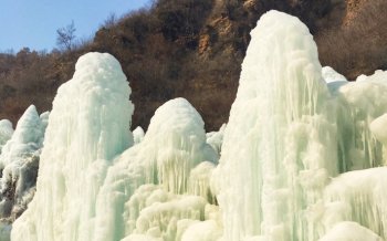 壮美冰瀑布摄影win7桌面壁纸