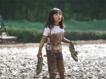 爸爸去哪儿2黄忆慈黄多多电脑桌面壁纸下载3