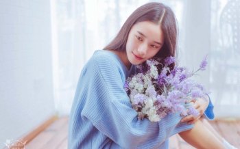 长发美女暖色系写真