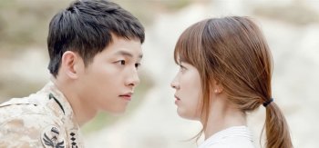 太阳的后裔 宋慧乔宋仲基 刘时镇姜暮烟 剧照桌面壁纸