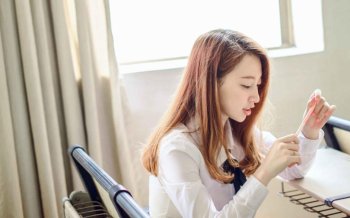 校园美女制服写真高清壁纸