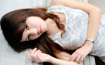 清新养眼的性感美女唯美街拍写真桌面壁纸