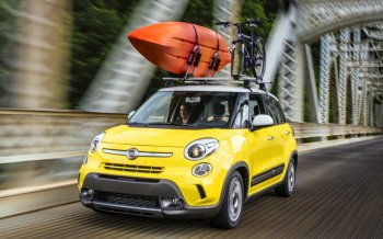 2013款菲亚特500L壁纸