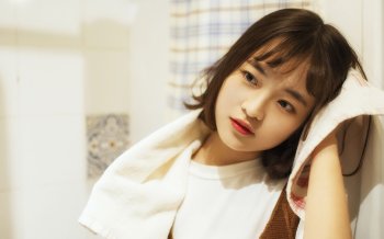 甜美短发美女居家唯美文艺写真壁纸