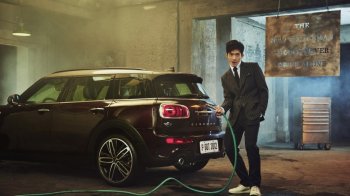 井柏然英伦范桌面壁纸