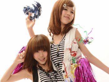 人气歌手组合by2桌面壁纸