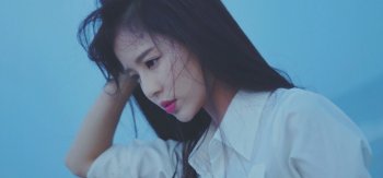 温心 淡雅美女桌面壁纸