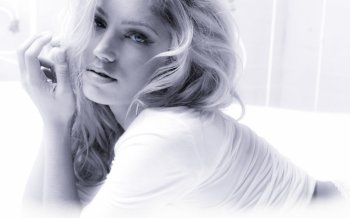 欧美女神朦胧风格摄影写真电脑桌面壁纸