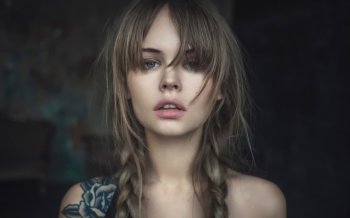 欧美美女创意纹身宽屏壁纸图片