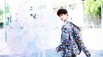 当红小生杨样高清帅气电脑桌面壁纸下载2