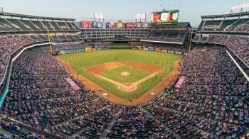 大型体育馆足球场图片