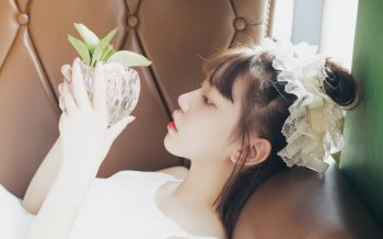 可爱少女唯美写真图片桌面壁纸