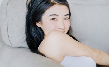 素颜美女居家清新摄影高清电脑桌面壁纸下载