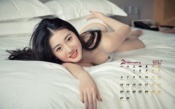 2017年2月性感美女吊带睡衣诱惑桌面日历壁纸