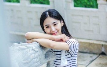 小清新背带裤少女户外清新写真高清桌面壁纸下载1