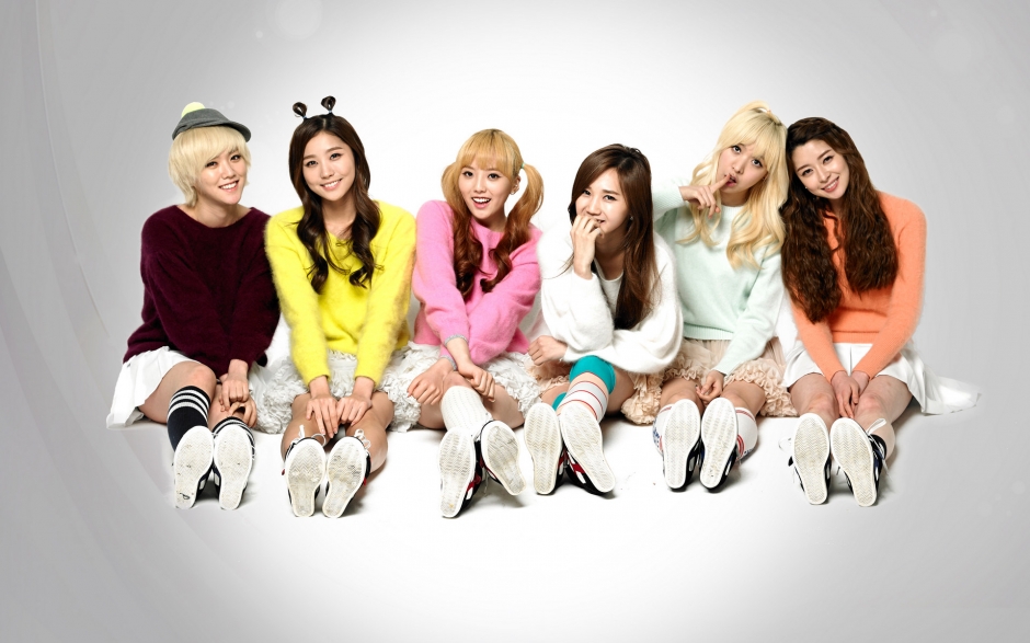 美女组合Hello Venus高清桌面壁纸