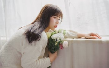 气质长发美女居家私房写真电脑壁纸