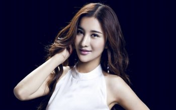 成熟美女张虹一电脑壁纸