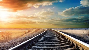 黄昏下铁轨高清风景壁纸图片下载