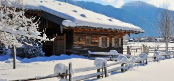 冬天,积雪,房子,栅栏,山,风景,桌面壁纸