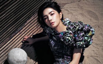 美女明星陈嘉桦运动风主题桌面壁纸