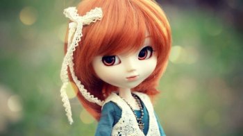 卡通女生玩偶桌面壁纸