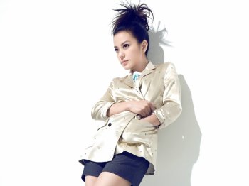 新晋美女导演赵薇