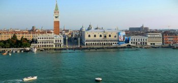 意大利，威尼斯，城市，房子，码头，风光桌面壁纸