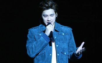 李易峰演唱会图片桌面壁纸