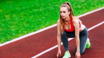 欧美美女健身运动桌面壁纸