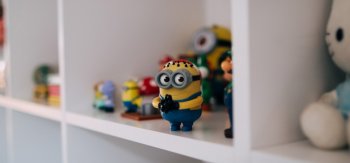 小黄人，眼镜，可爱的玩具，kitty猫，桌面壁纸